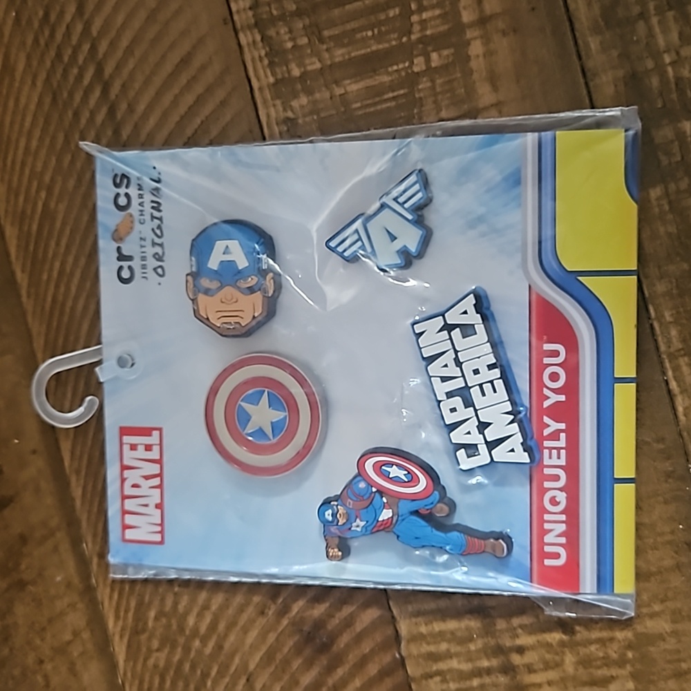 CROCS JIBBITZ MARVEL CAPTAIN AMERICA 5 PACK: NEW IN PACKAGE